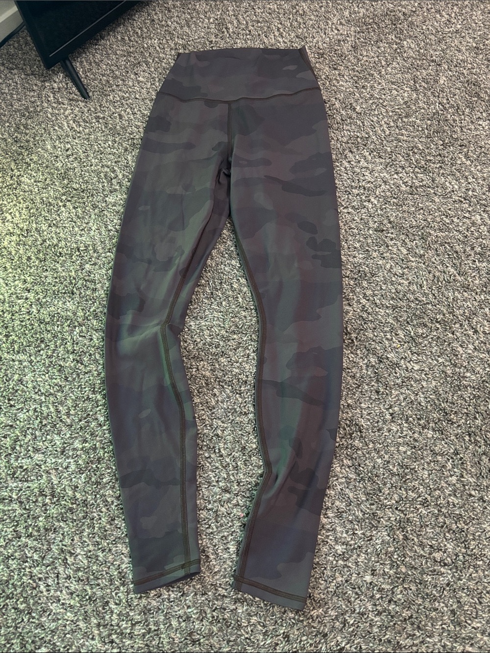 Alo leggings grey camo print xs long good condition Athleisure athletic gym yoga